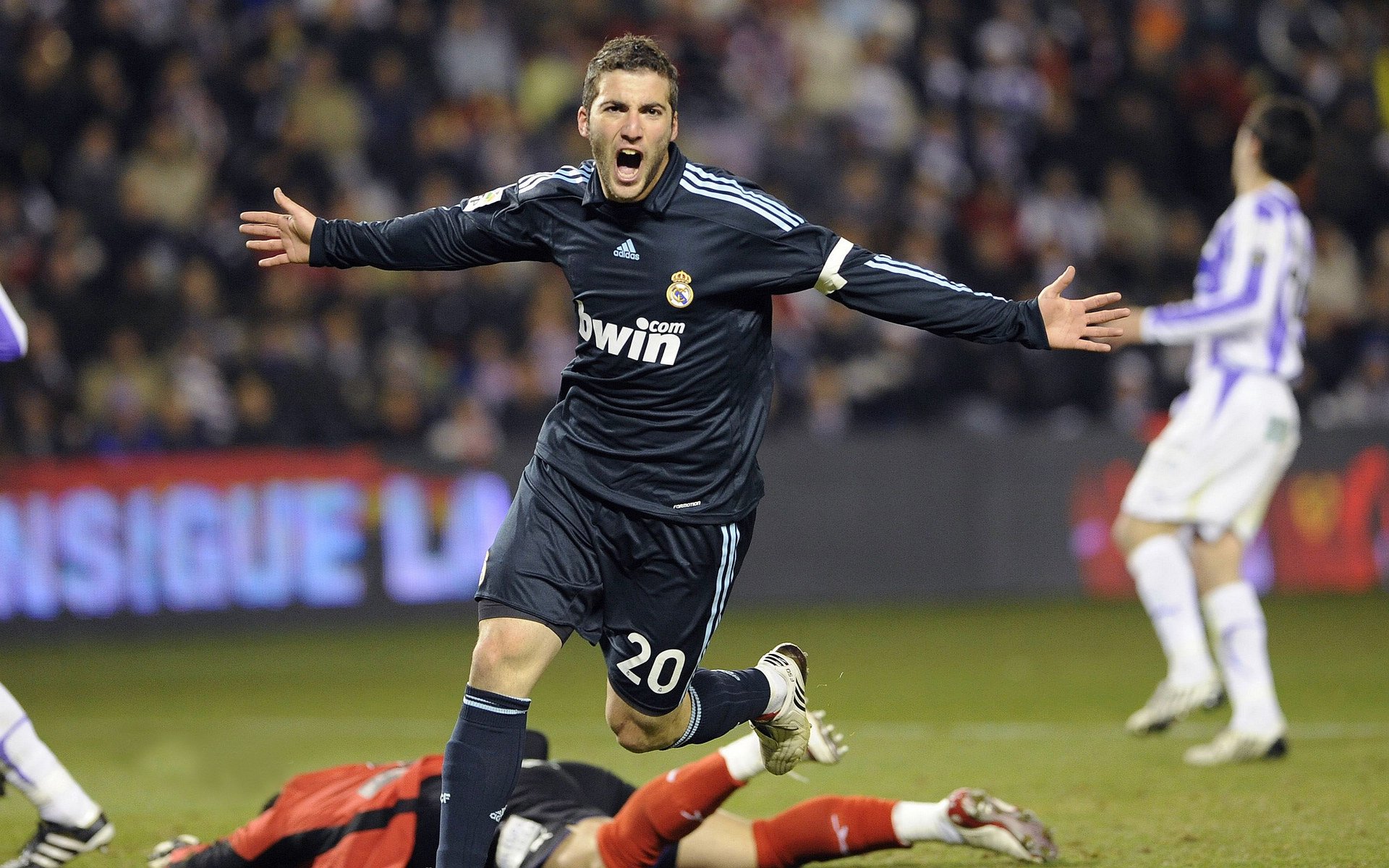 AYX体育官网-主场优势再显著，数据揭示胜率背后原因，主场胜率100%